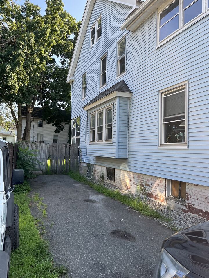 Property Photo: 20 Walnut Street CT 06082