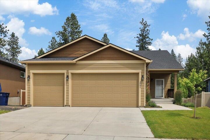 2905 S Custer Ln  Spokane WA 99223 photo