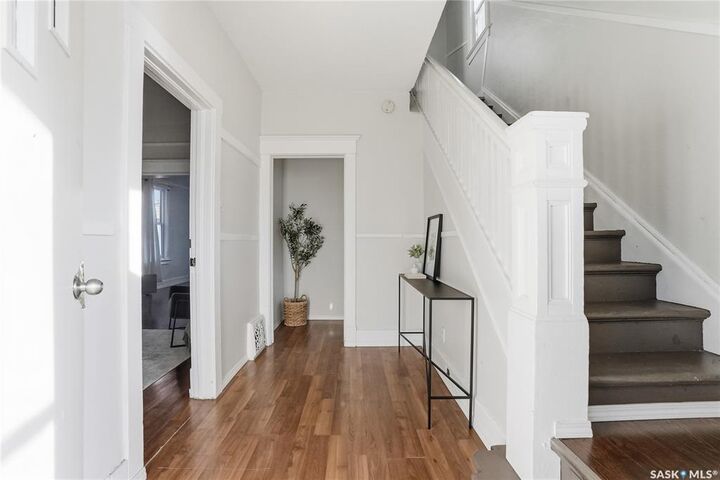 Property Photo: 320 D Avenue S SK S7M 1R1