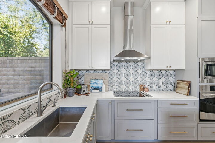 Property Photo:  5757 N Winding Woods Place  AZ 85718 