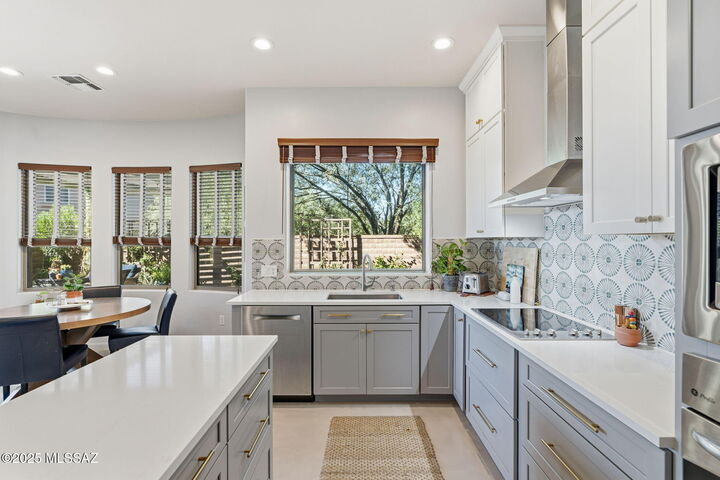 Property Photo:  5757 N Winding Woods Place  AZ 85718 