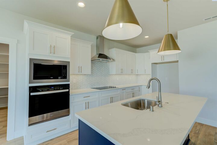 Property Photo:  5431 W Okanogan Ave  WA 99336 
