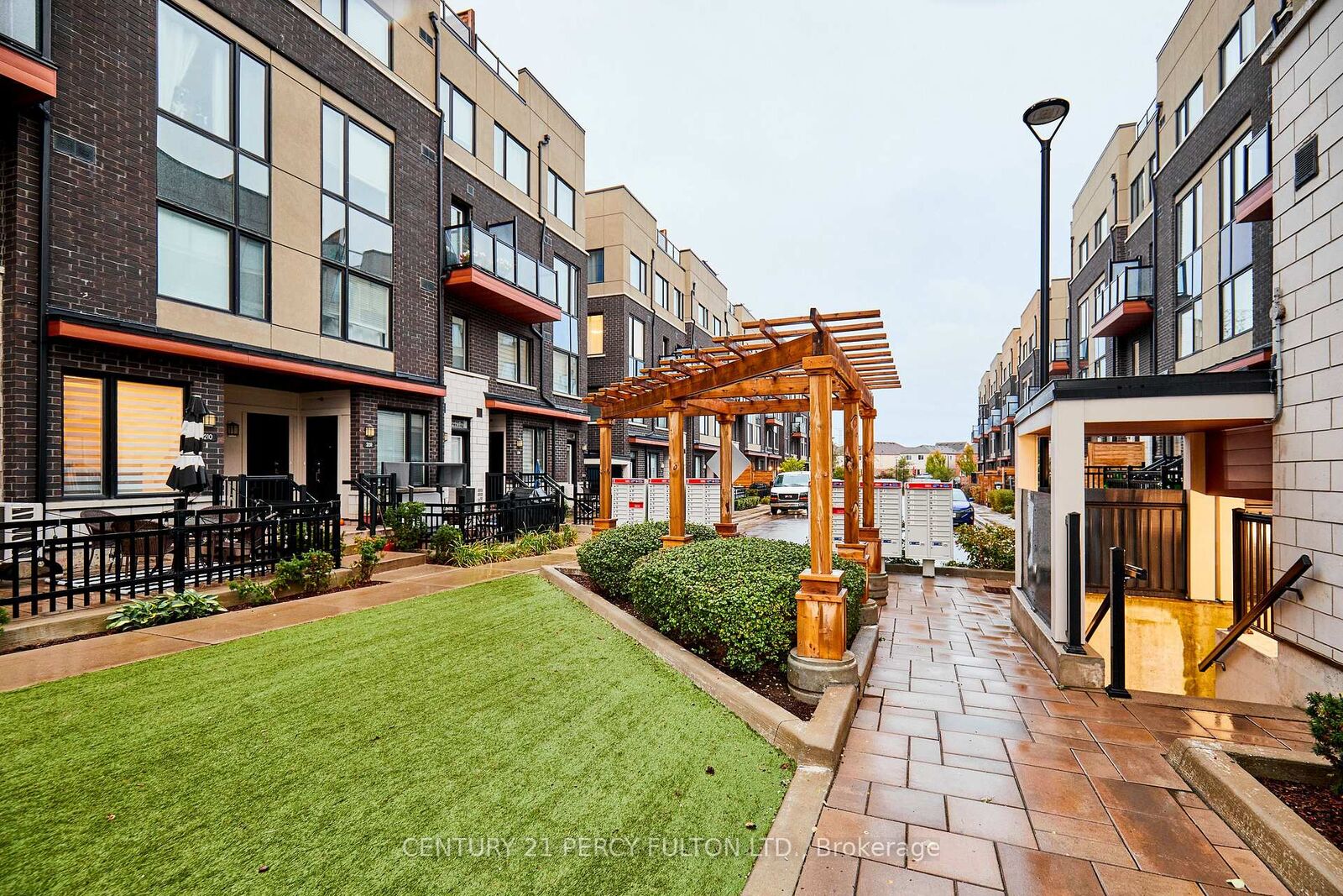 Property Photo:  1555 Kingston Road 114  ON L1V 0E9 