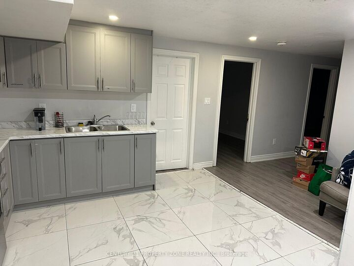 Photo de la propriété:  30 Cox Crescent  ON L6X 3G7 