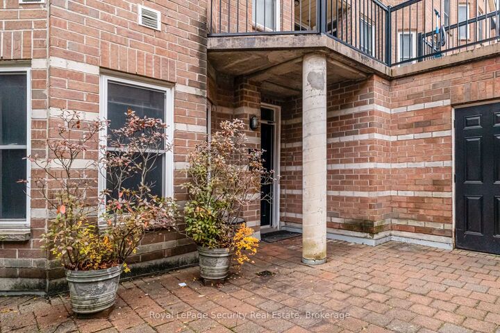 Property Photo: 760 Lawrence Avenue W 137 ON M6A 3E7