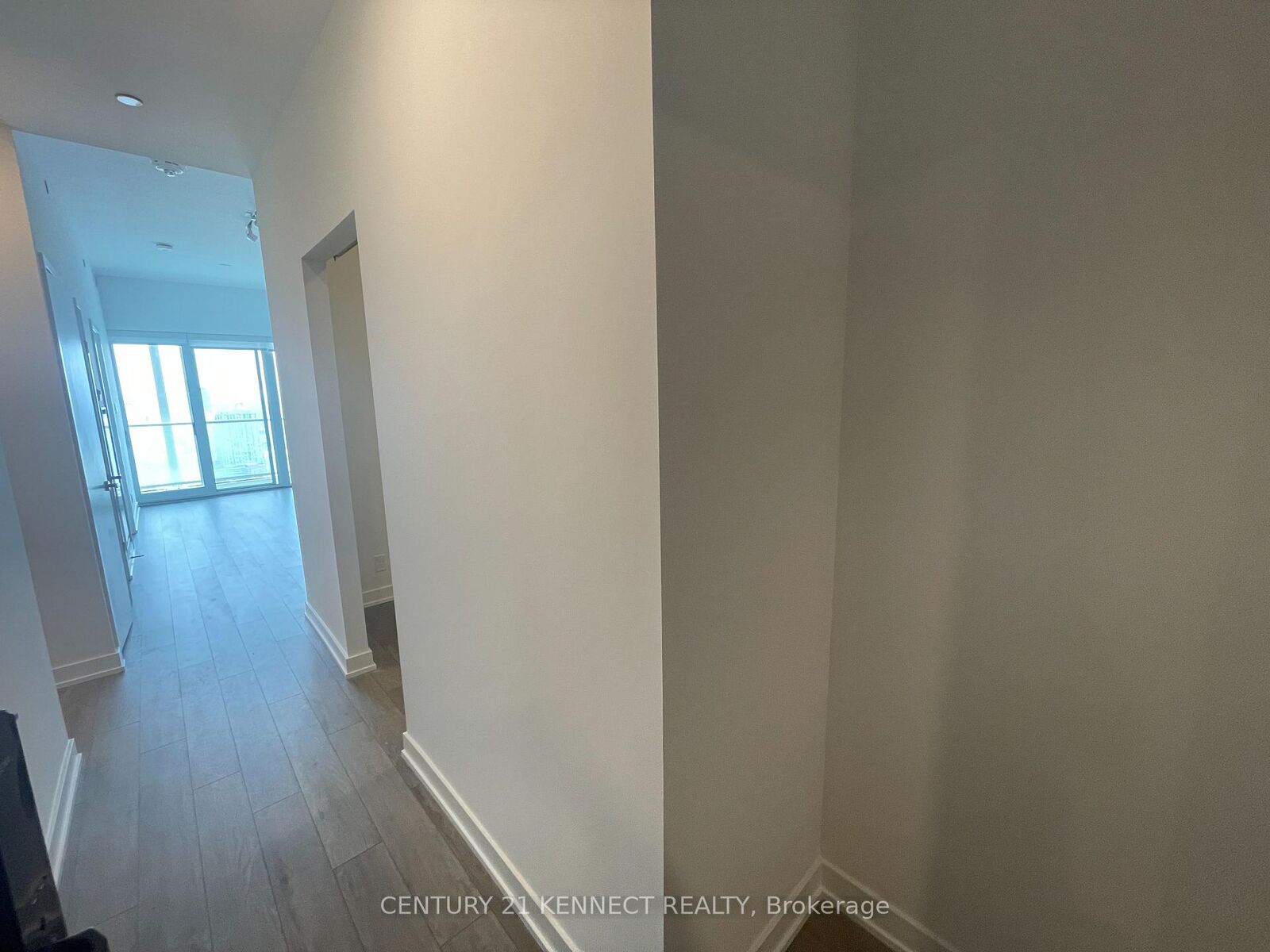 Property Photo:  88 Queen Street E 5212  ON M5C 0B6 