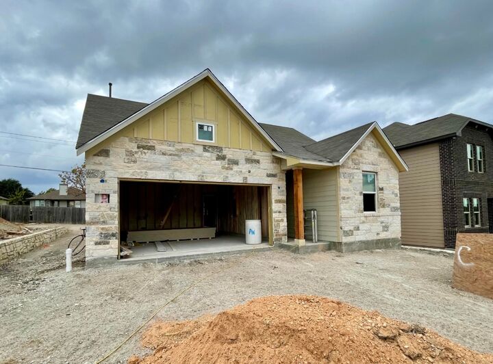Property Photo: 607 Palo Brea Loop TX 78634
