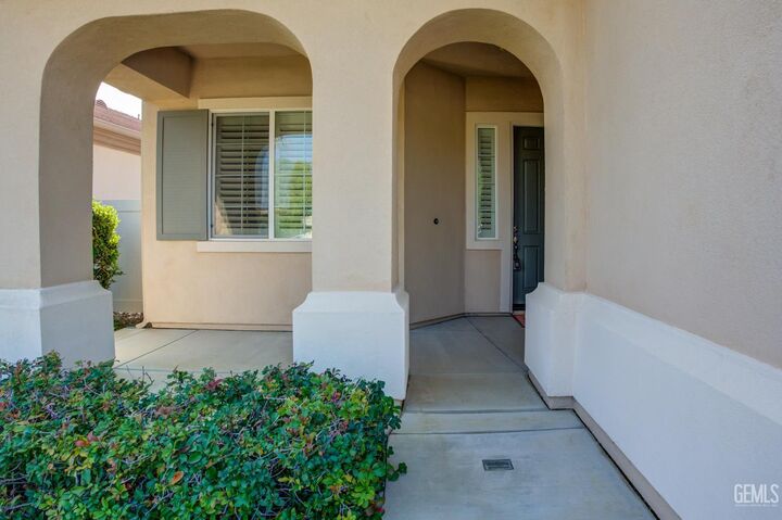 Property Photo: 14319 Terrazzo Drive CA 93306