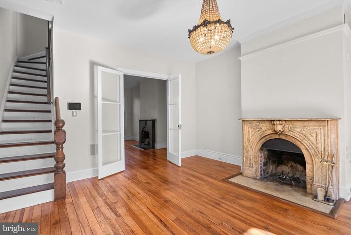 Property Photo:  812 E Street SE  DC 20003 