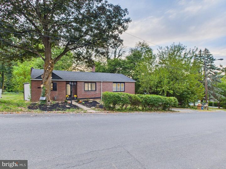 Property Photo: 1230 S Albemarle Street PA 17403