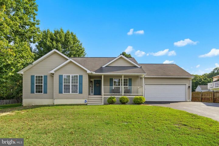 Property Photo: 8711 Forest Glen Circle VA 22407