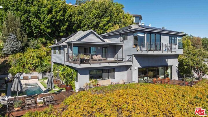 8951 St Ives Dr  West Hollywood CA 90069 photo