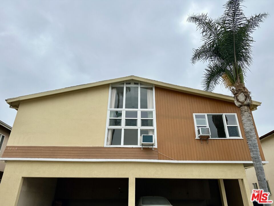 Property Photo: 1114 S Sherbourne Dr CA 90035