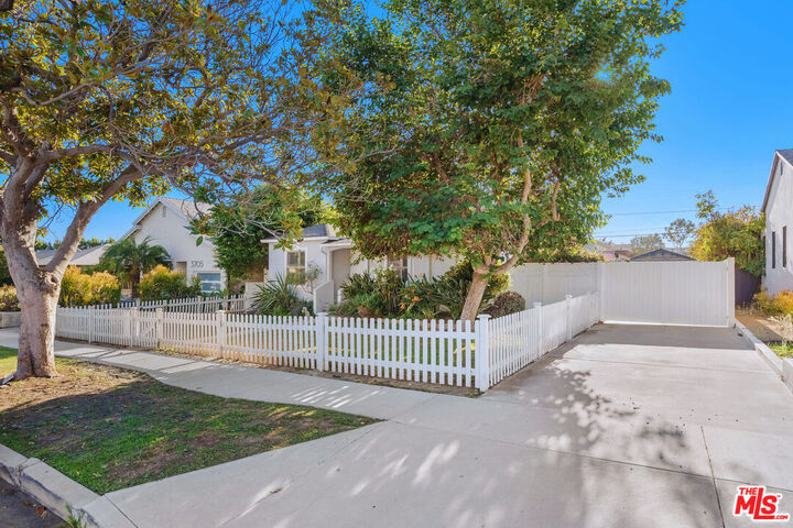 Property Photo:  3701 Tilden Ave  CA 90034 