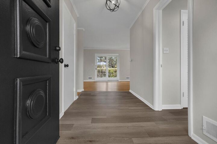 Property Photo: 1535 Kenwick Road OH 43209