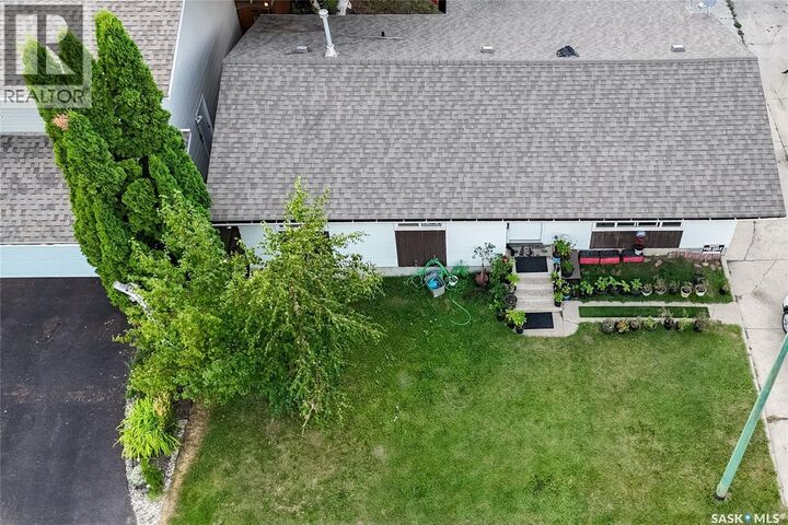 Property Photo: 1614 McKercher Drive SK S7H 5E1