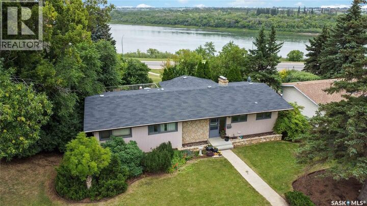 Property Photo: 1908 Pembina Avenue SK S7K 1C3
