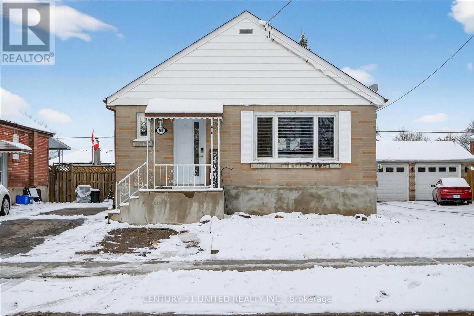 Property Photo:  762 Cameron Street  ON K9J 3Z8 