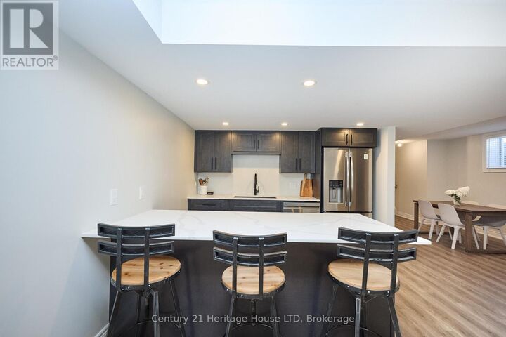 Photo de la propriété: 439 Viking Street Lower ON L2A 0E8