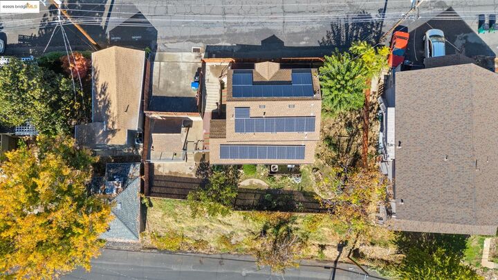 Property Photo:  165 Bradford Street  CA 95370 