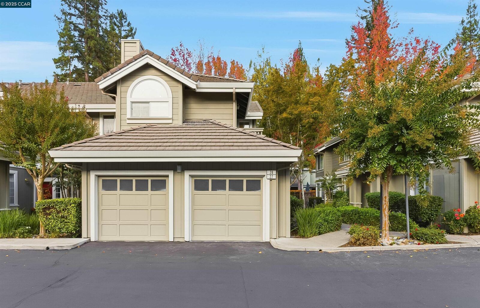 Property Photo:  28 Danville Oak Pl  CA 94526 