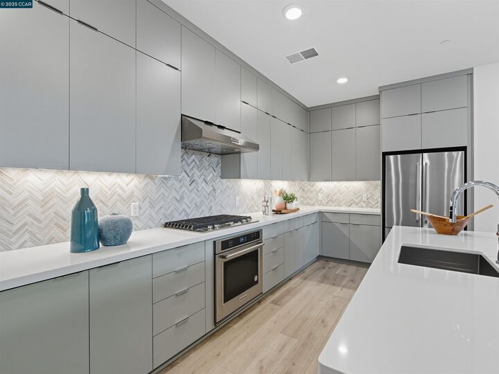 Property Photo: 44862 S Grimmer Blvd 301 CA 94538