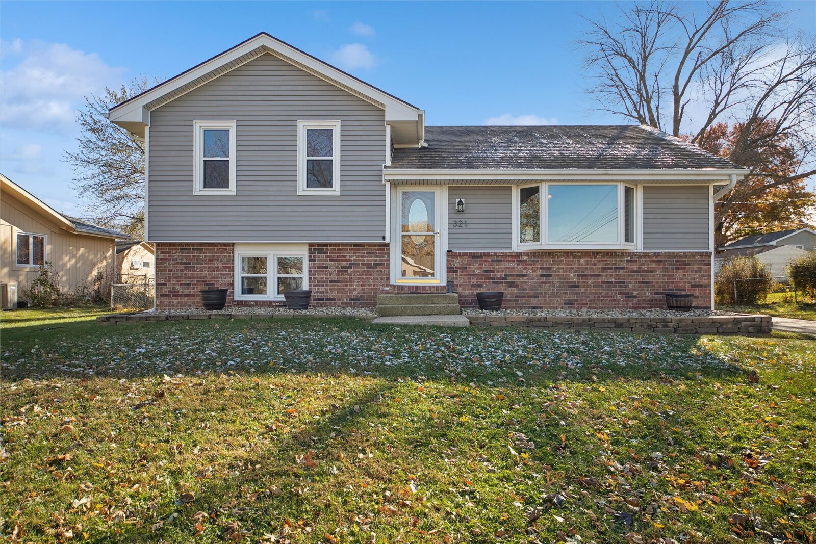 Property Photo:  321 NE 9th Street  IA 50021 