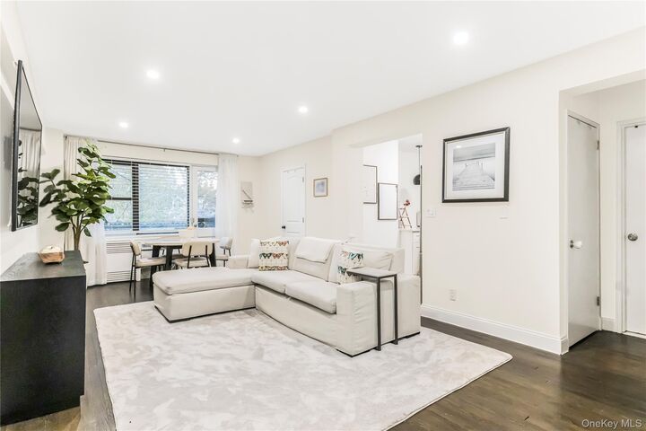 Property Photo:  640 Pelham Road 3F  NY 10805 