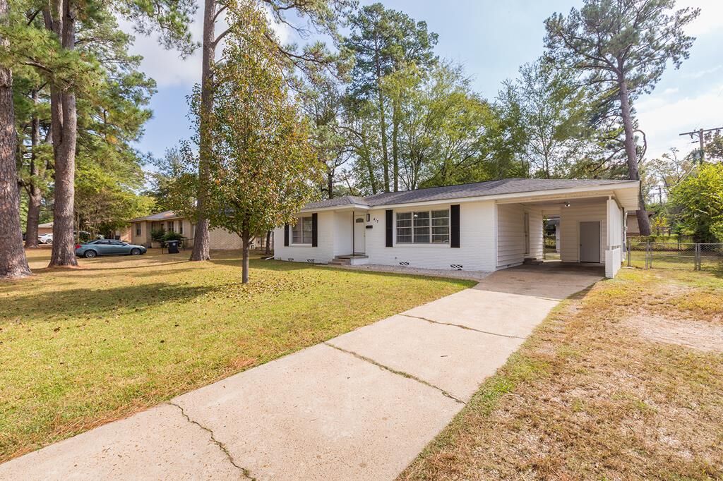 Property Photo:  417 Vine Drive  TX 75904 