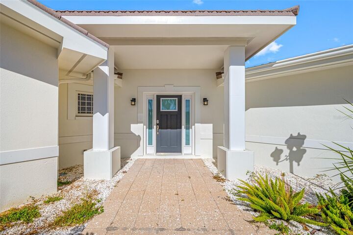 Property Photo: 600 115th Avenue FL 33706