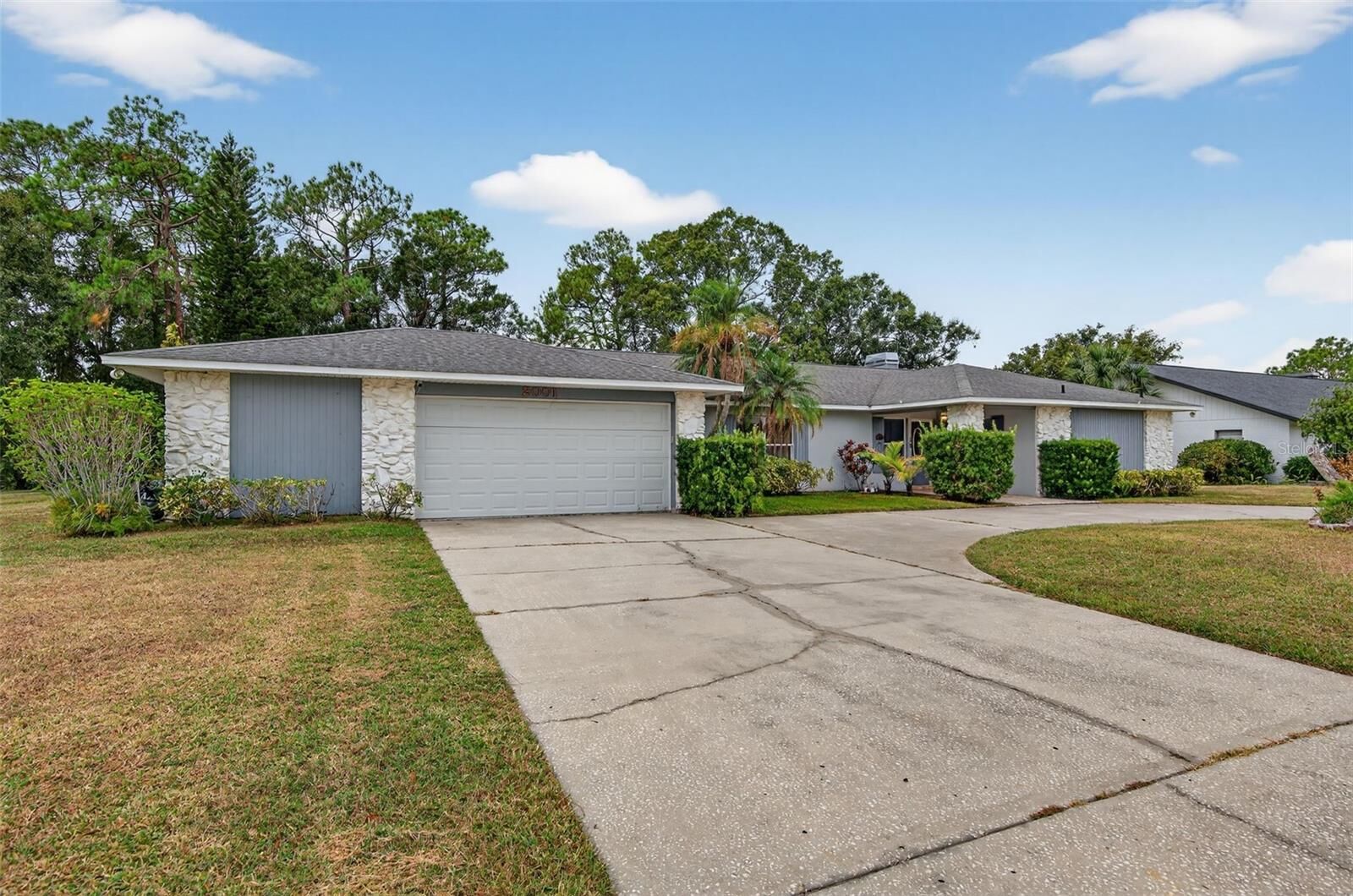 Property Photo: 2001 N Golfview Drive FL 33566