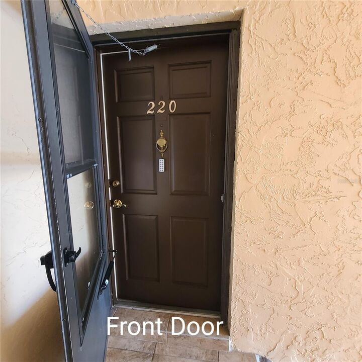 Property Photo: 220 Buttonwood Circle 220 FL 33777