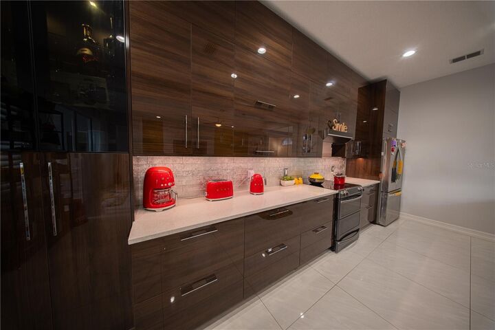 Property Photo: 1369 Glenwick Drive FL 34786