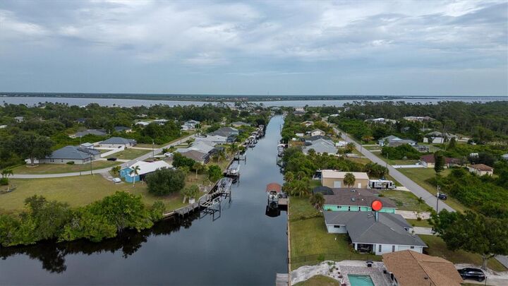 Property Photo: 12314 Kneeland Terrace FL 33981