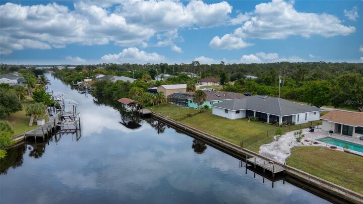 Property Photo: 12314 Kneeland Terrace FL 33981