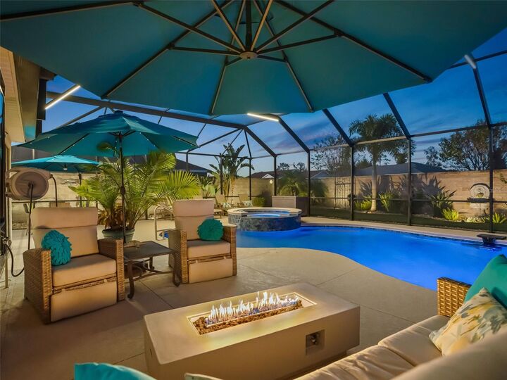 Property Photo:  1579 McEldowney Place  FL 32163 