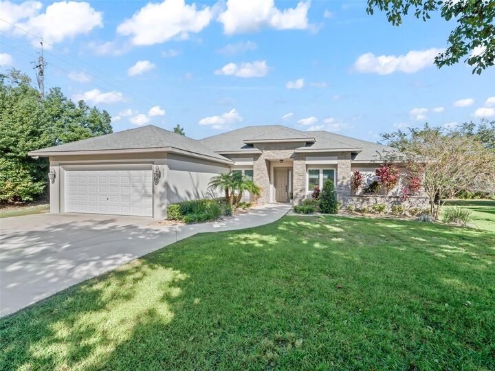 Property Photo:  562 Dowling Circle  FL 32159 