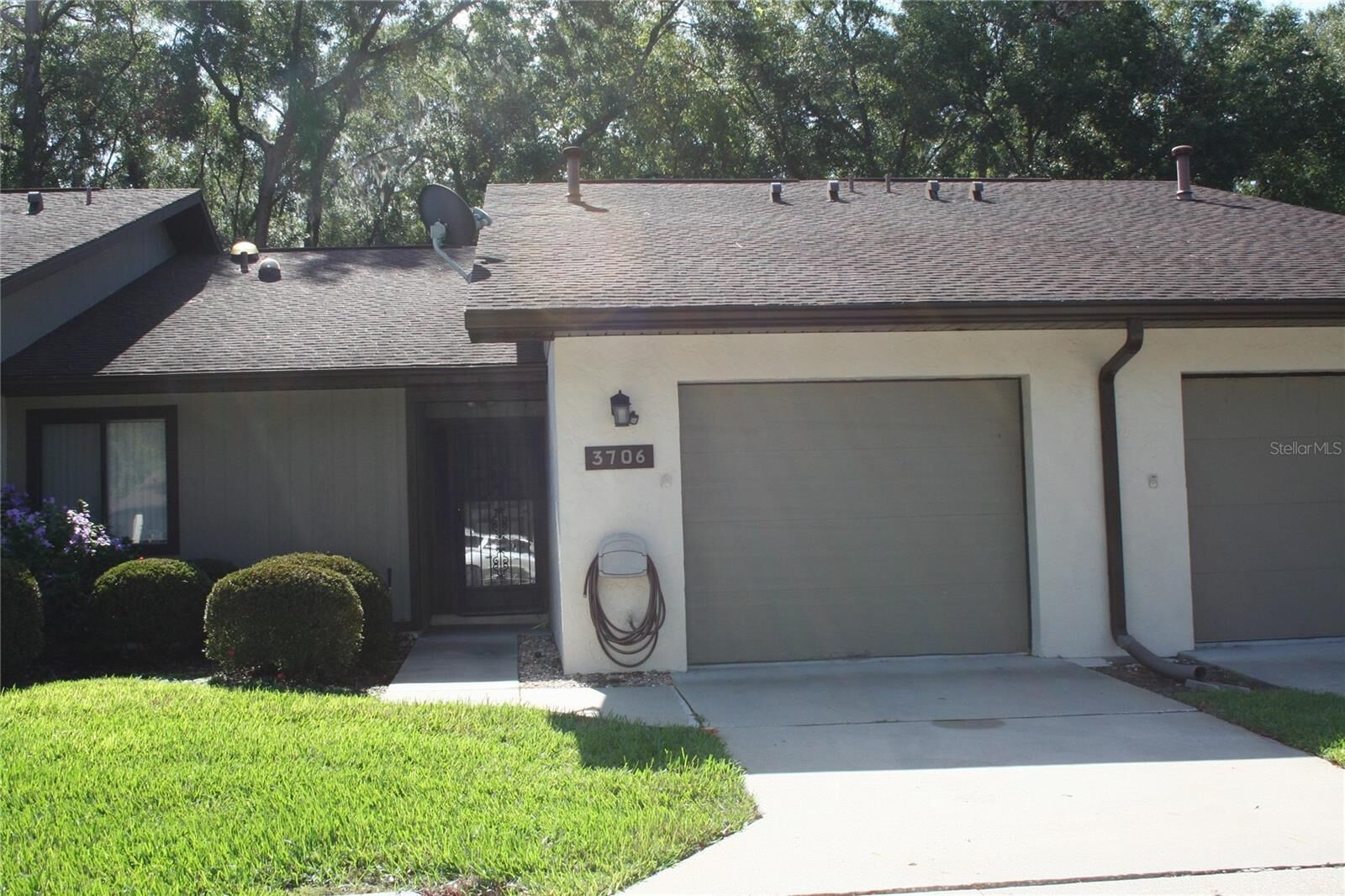 Property Photo: 3706 NE 16th Place FL 34470