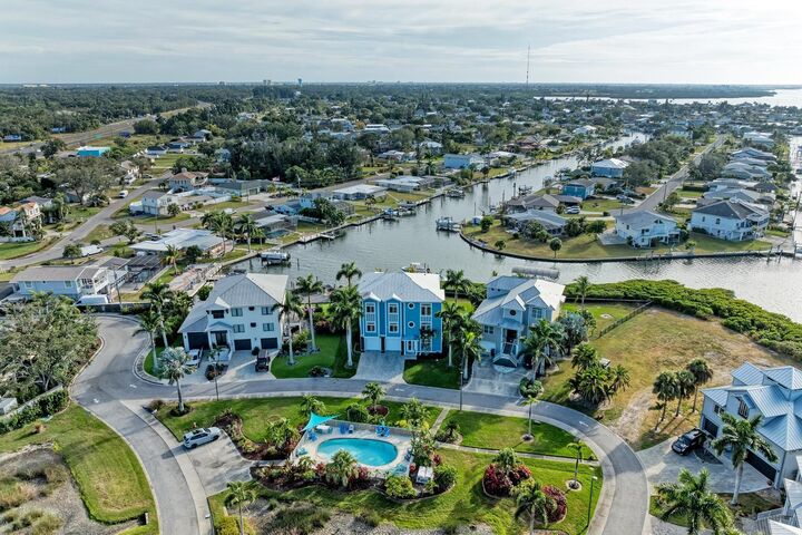 Property Photo:  5509 2nd Avenue Circle W  FL 34221 