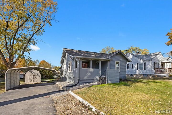 Property Photo:  229 Bender Avenue  IL 62024 