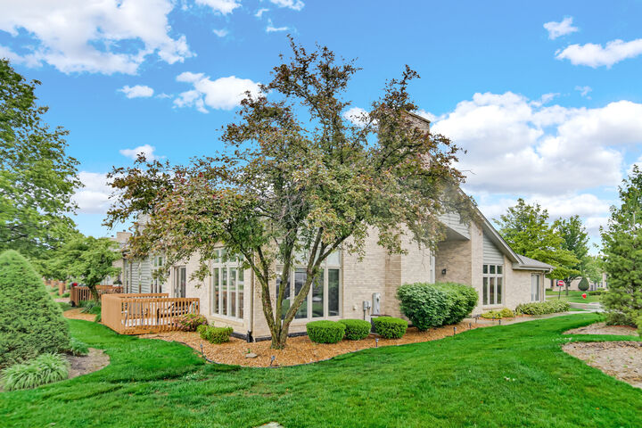 19 W Bay Road  Palos Heights IL 60463 photo