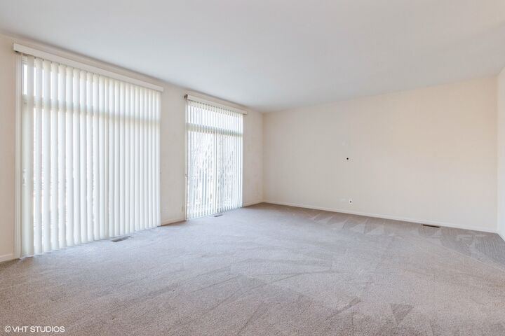 Property Photo: 723 Telluride Court 723 IL 60061