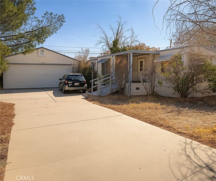 19237 Hinton Street  Hesperia CA 92345 photo