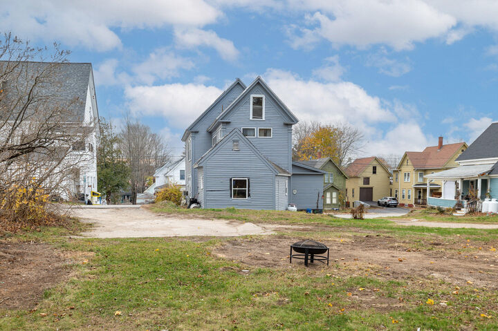 Property Photo:  39 Payne Street  ME 04083 