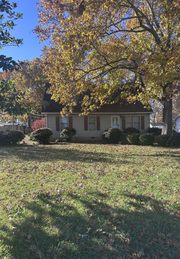 Property Photo:  404 Ledbetter Rd  TN 37160 