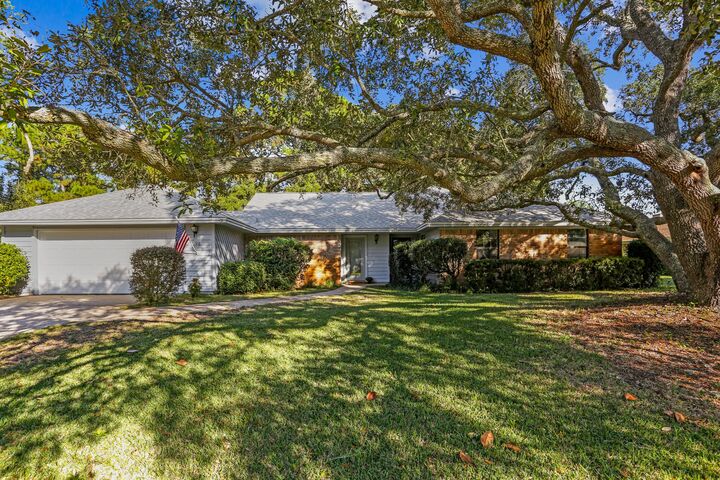 1328 Tiger Lane  Gulf Breeze FL 32563 photo