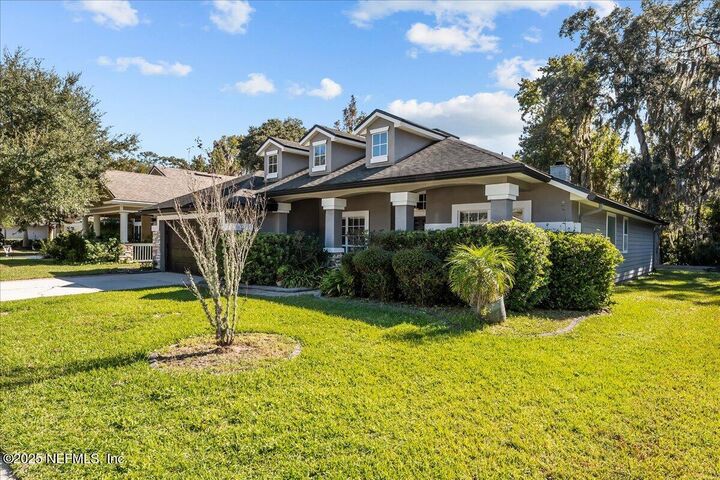 Property Photo: 536 Summer Breeze Drive N FL 32218