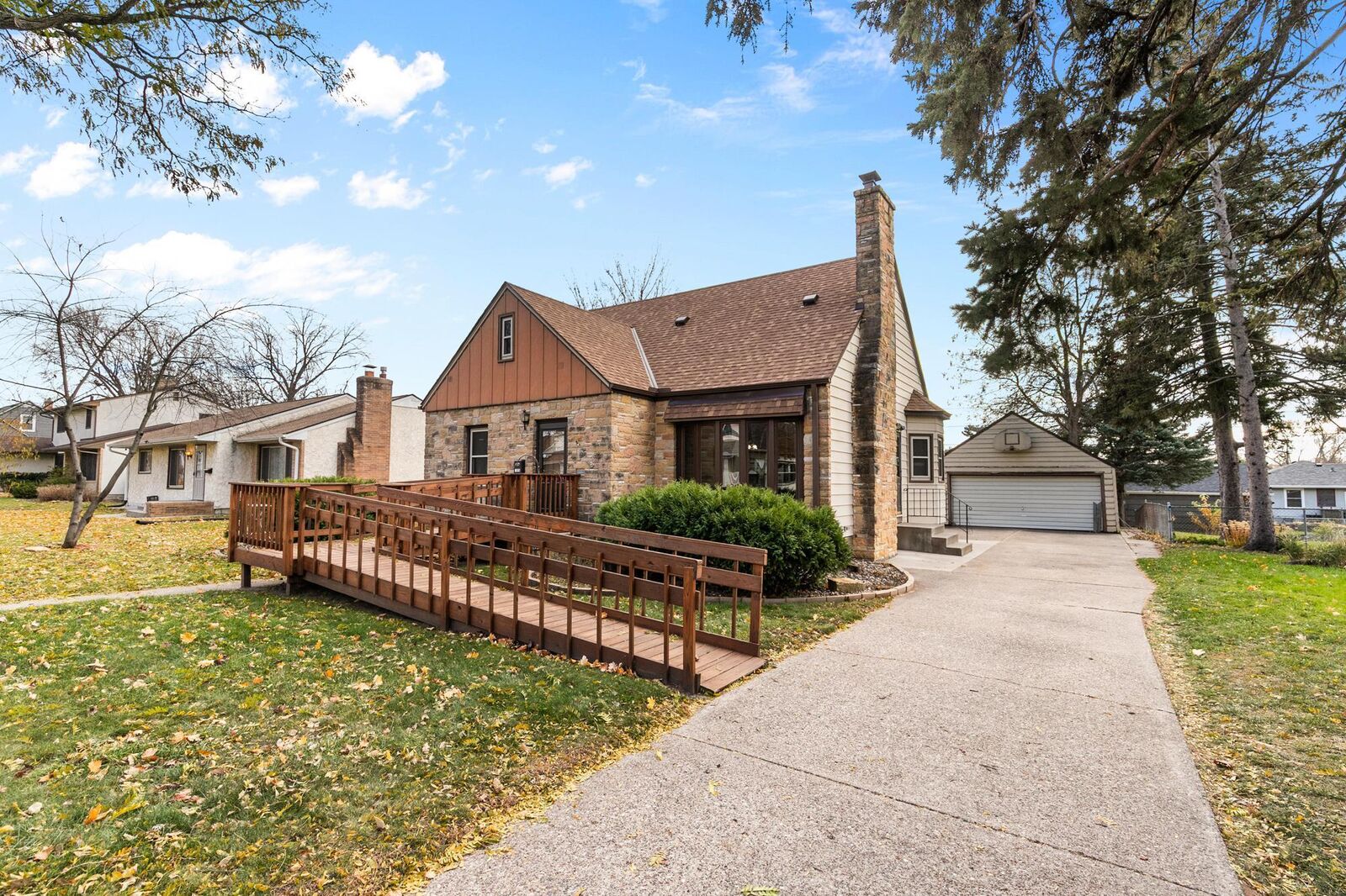 Property Photo: 1676 Arlington Avenue E MN 55106