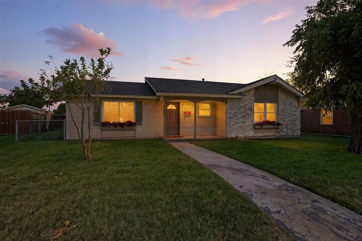 Property Photo:  3935 Glenhaven Circle  TX 75042 