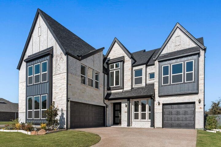 Property Photo: 6945 Pampas Place TX 76084